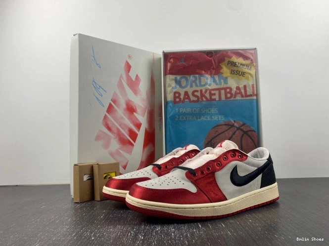 Bmlin Shoes Away 1 Low OG Air Trophy FN0432-100 Room x Jordan 0715